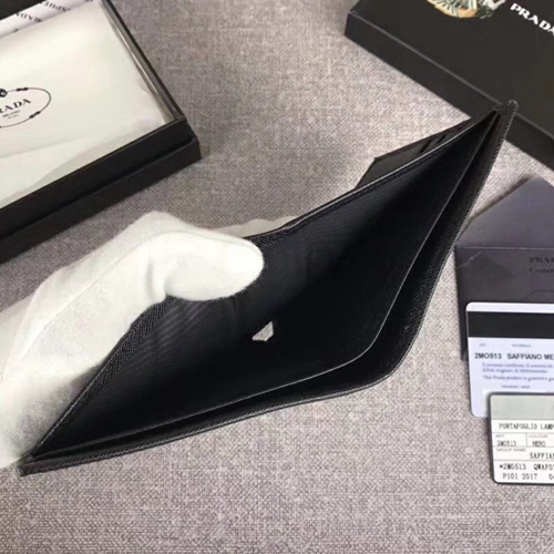プラダ財布角部分ディテール